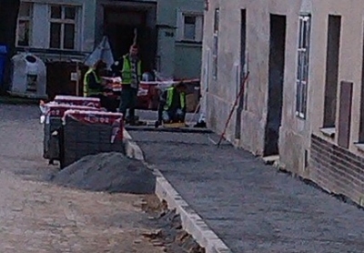 Budujeme nové chodníky